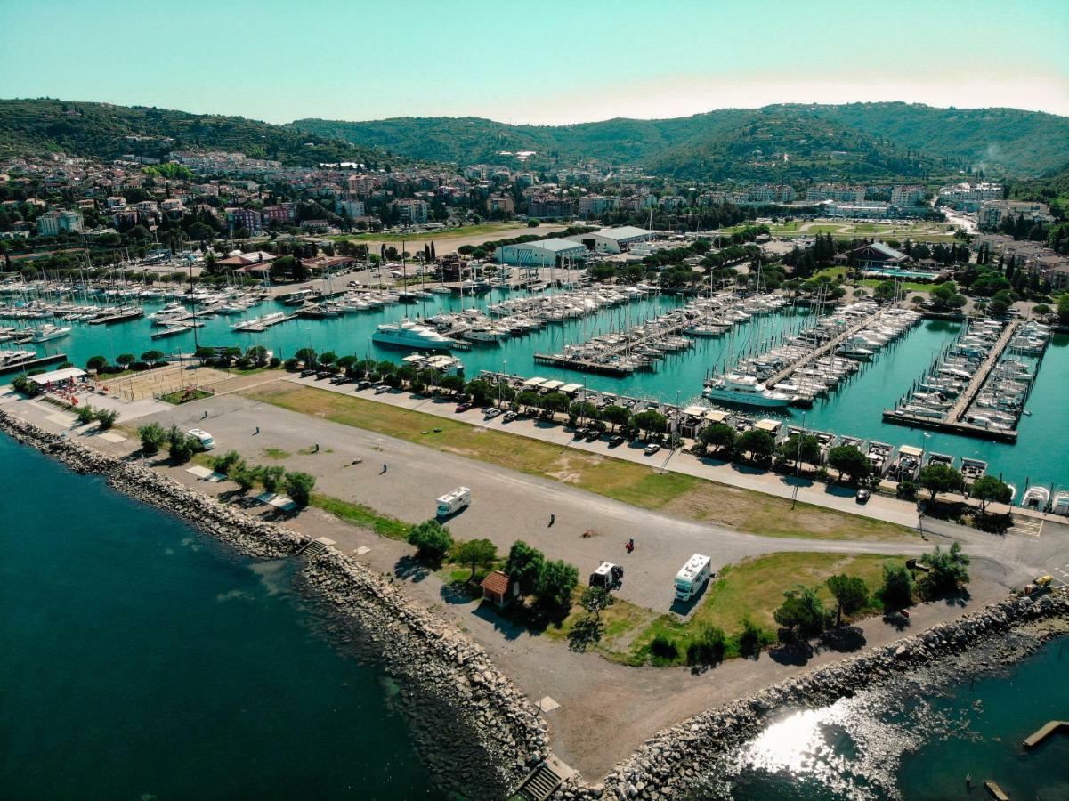 Marina Luxury Houseboat Lace Portorož Dış mekan fotoğraf